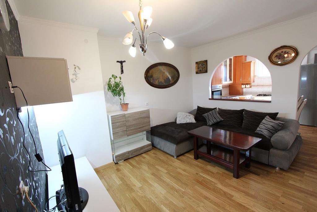 Apartment Ilinovic 罗维尼 外观 照片