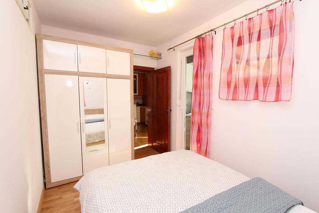 Apartment Ilinovic 罗维尼 外观 照片
