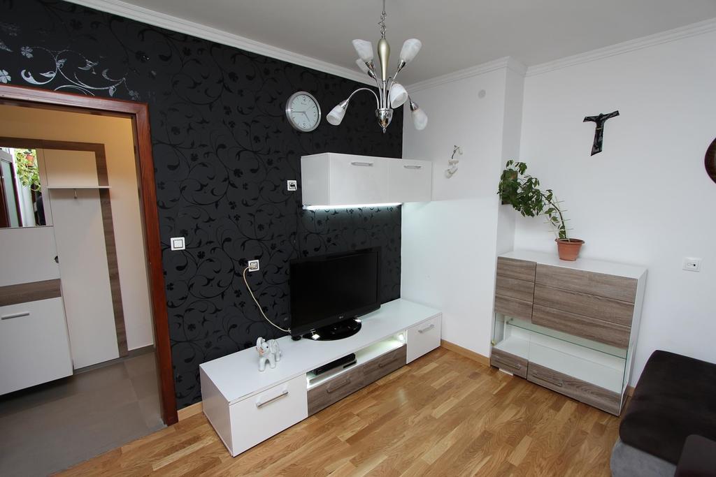 Apartment Ilinovic 罗维尼 外观 照片
