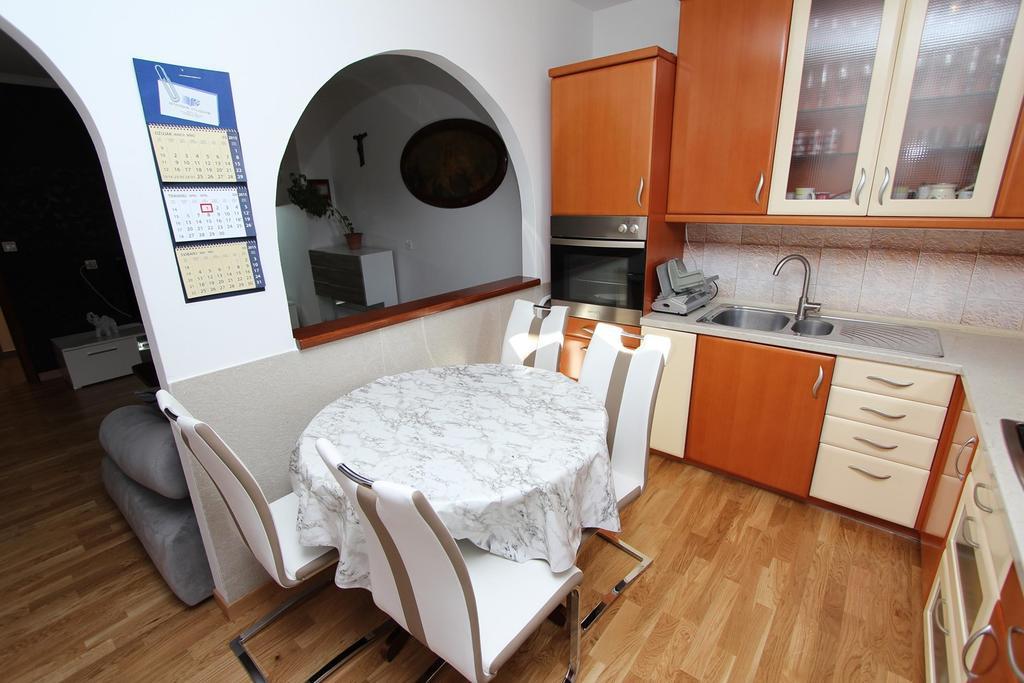 Apartment Ilinovic 罗维尼 外观 照片