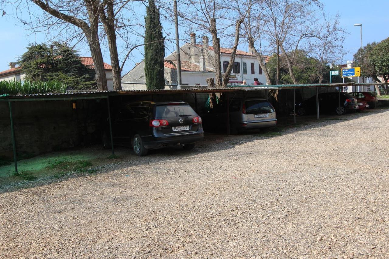 Apartment Ilinovic 罗维尼 外观 照片