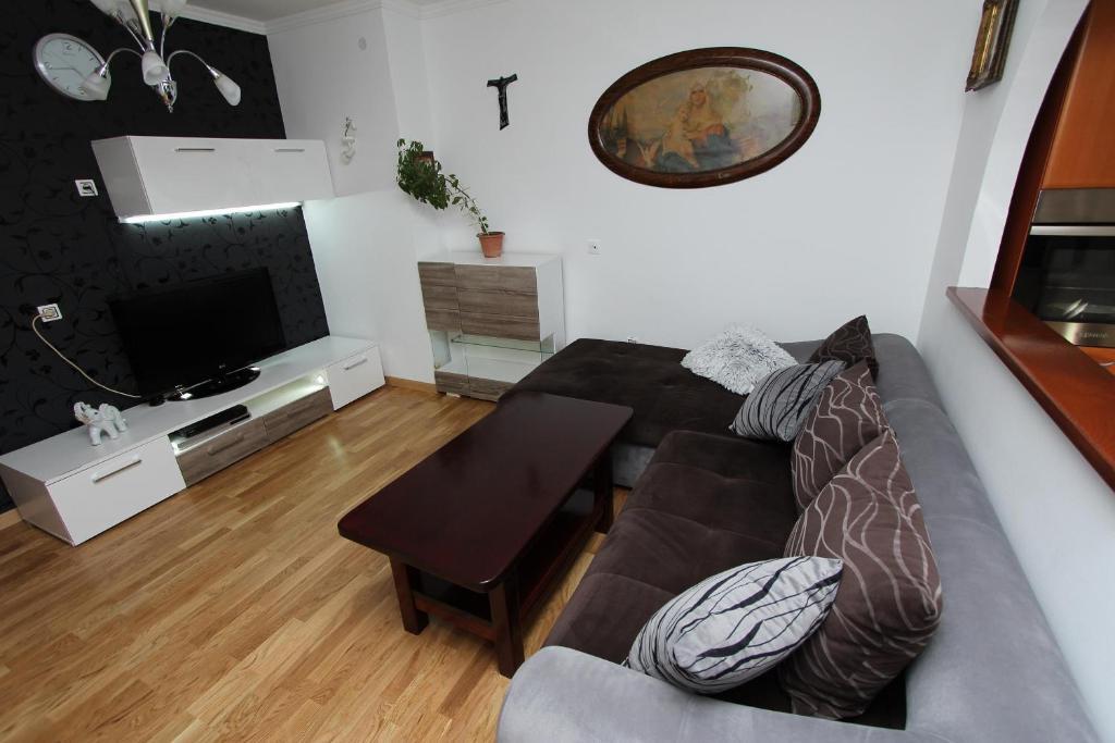 Apartment Ilinovic 罗维尼 外观 照片