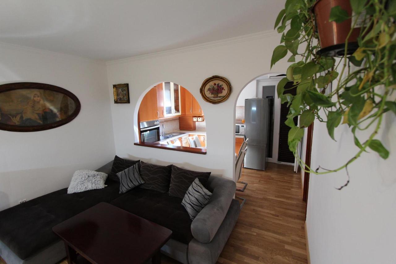 Apartment Ilinovic 罗维尼 外观 照片